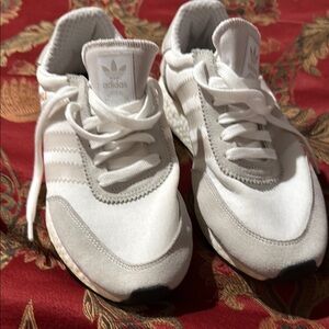 Adidas Men I5923 sneakers NEVER USED